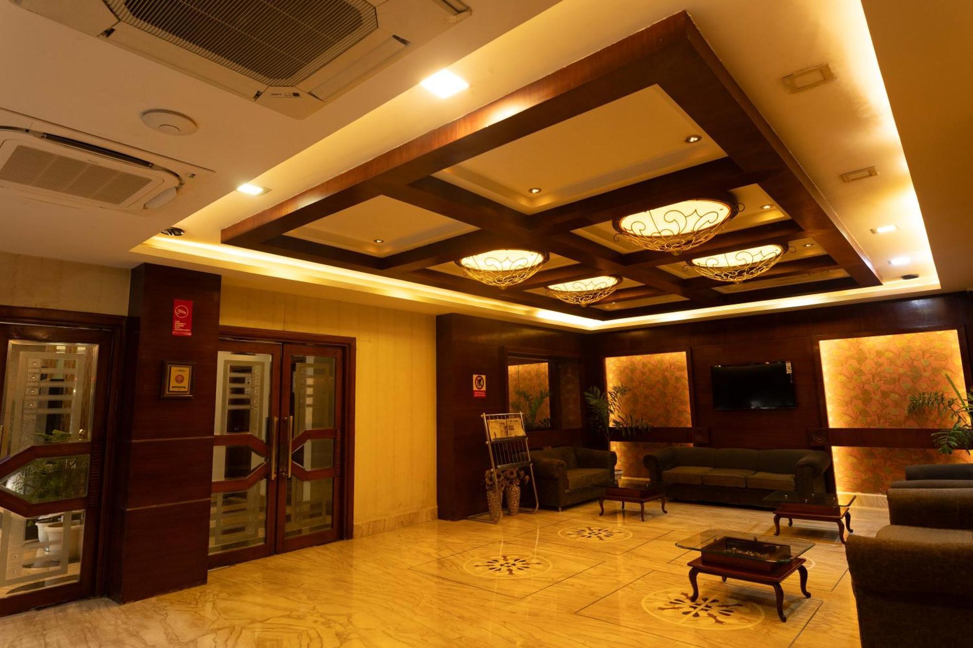 New Hotel Broadway Váránaszi Kültér fotó