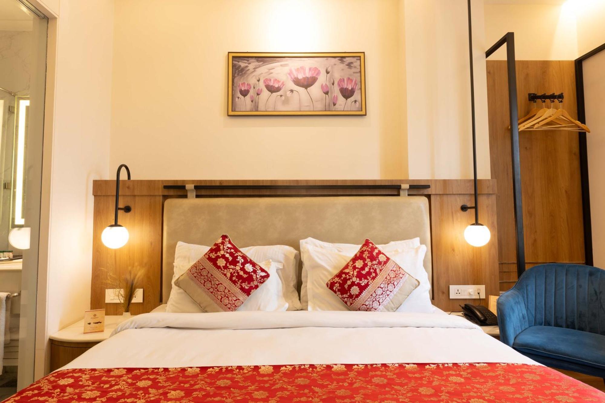 New Hotel Broadway Váránaszi Kültér fotó