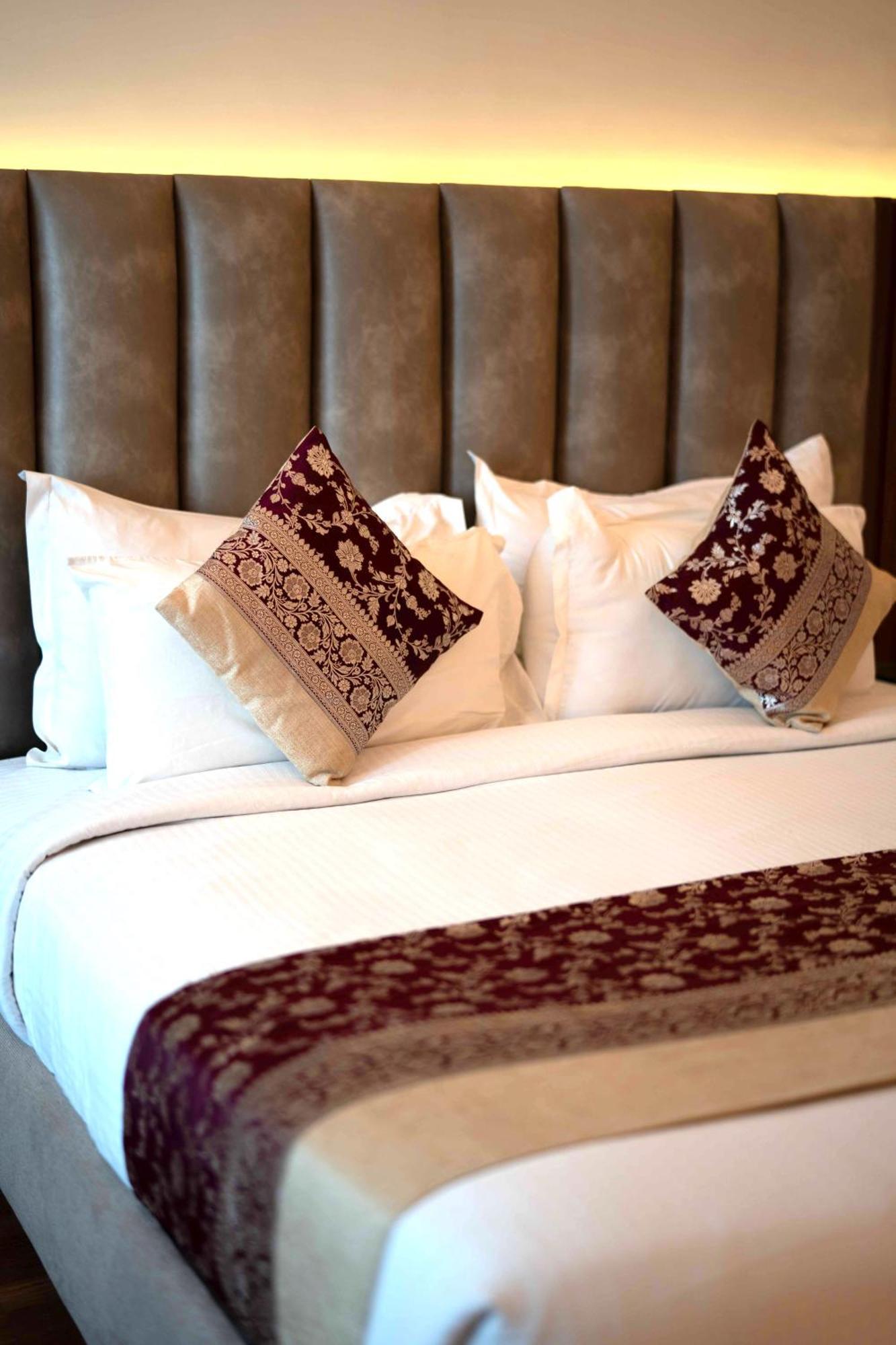 New Hotel Broadway Váránaszi Kültér fotó