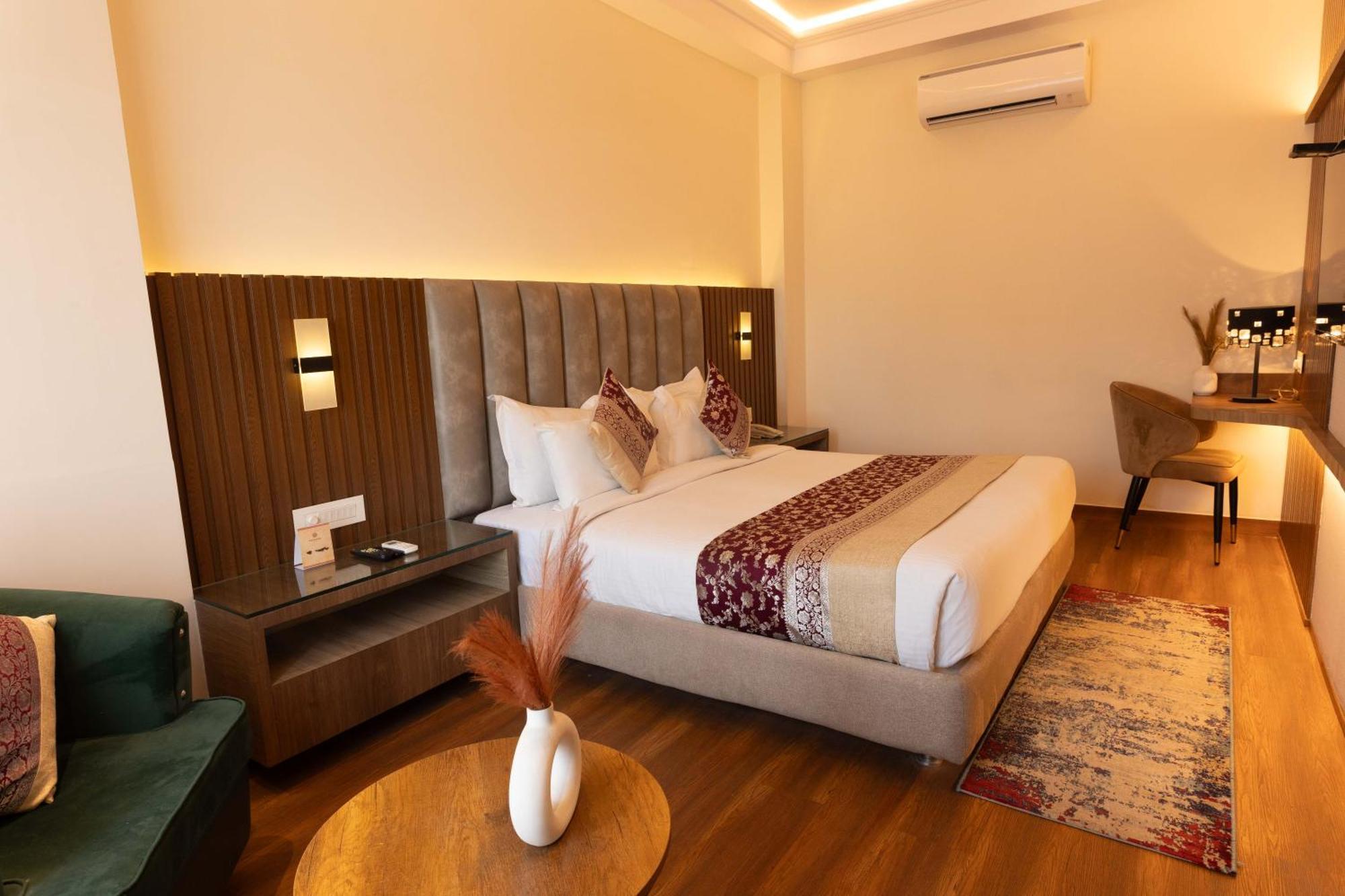 New Hotel Broadway Váránaszi Kültér fotó