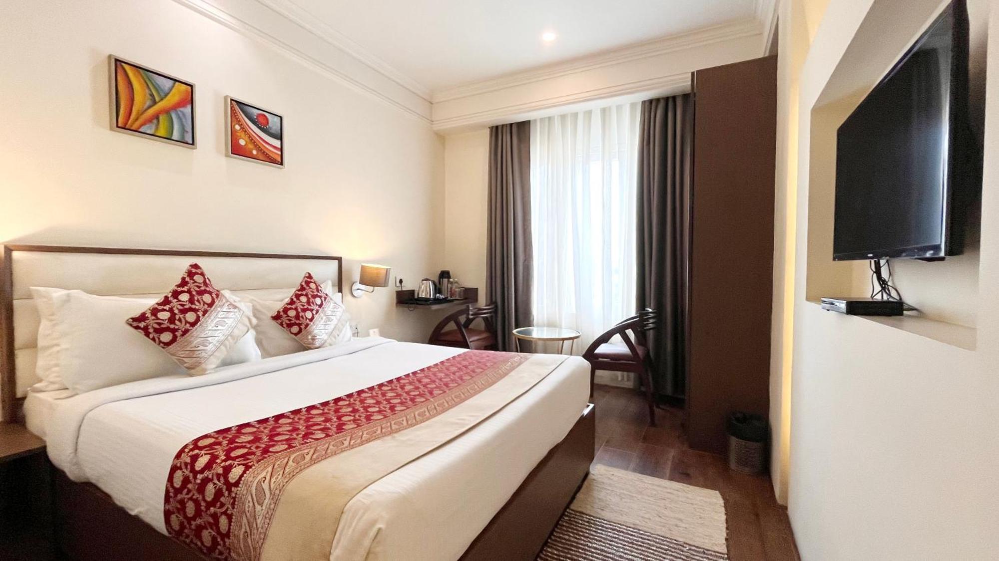 New Hotel Broadway Váránaszi Kültér fotó