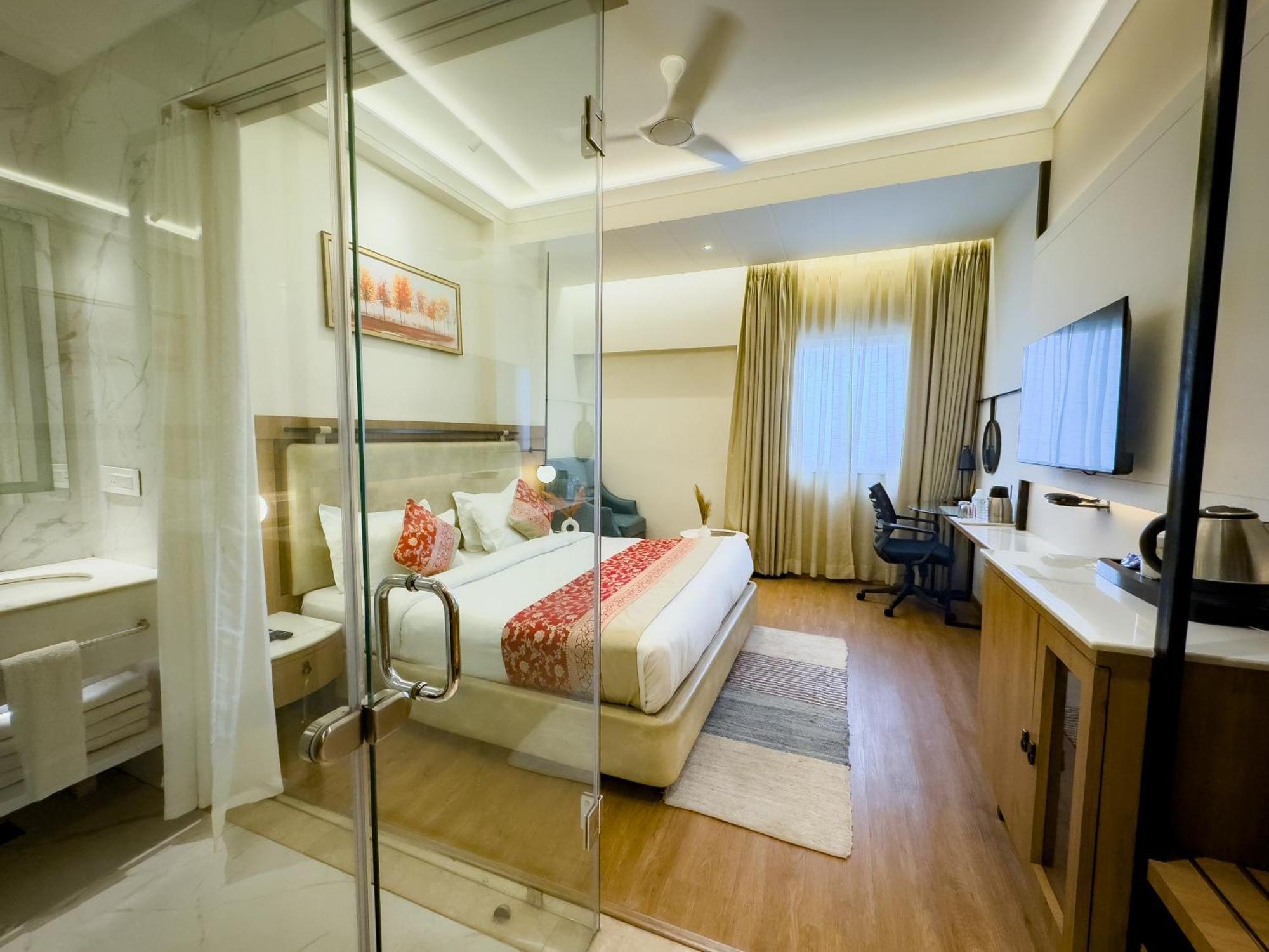 New Hotel Broadway Váránaszi Kültér fotó