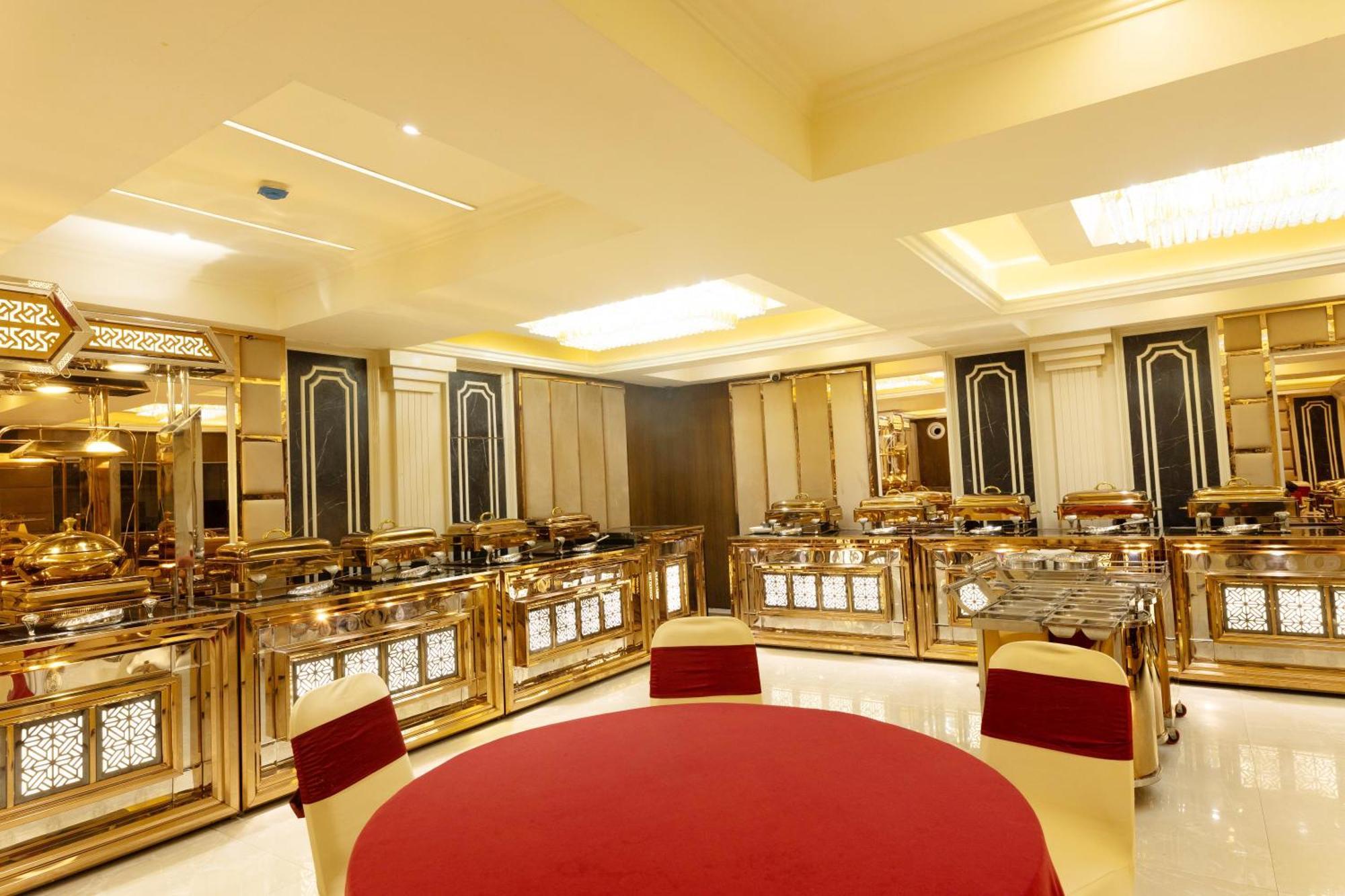 New Hotel Broadway Váránaszi Kültér fotó