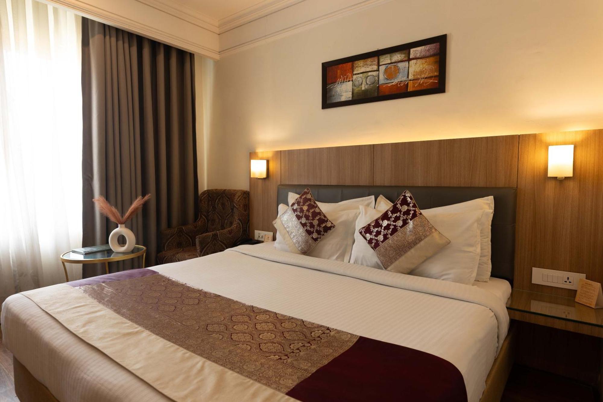 New Hotel Broadway Váránaszi Kültér fotó