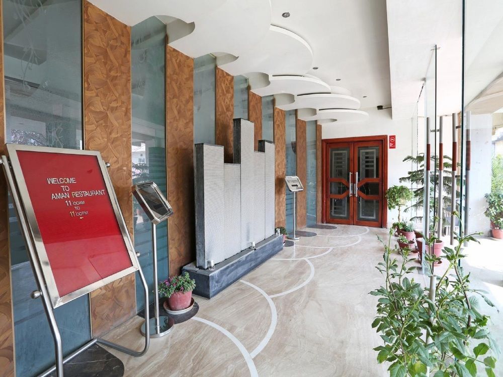 New Hotel Broadway Váránaszi Kültér fotó